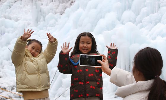 '얼음왕국' 엘사와 안나처럼