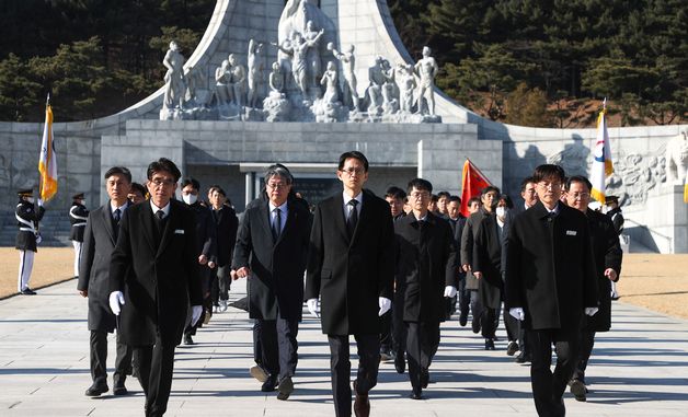 백승보 조달청장, 새해 첫 현충원 참배