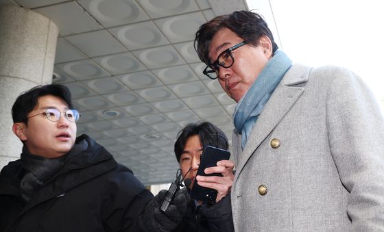 김성태 쌍방울 전 회장, 대북송금 회유 의혹 관련 검찰 출석