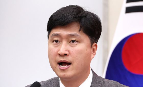 발언하는 우재준