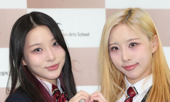 지후·지호, 함께 졸업하는 쌍둥이 자매