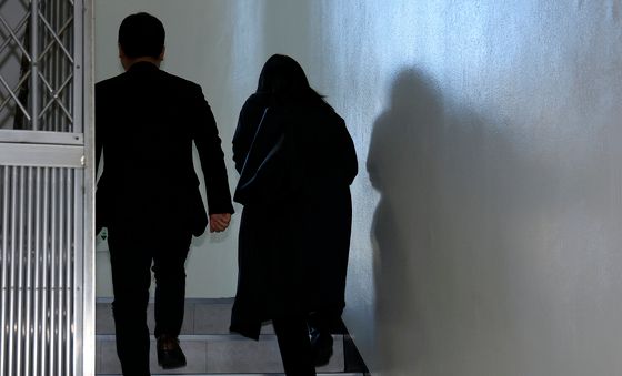 임종성 전 의원 변호인, 경찰 포렌식 작업 참석