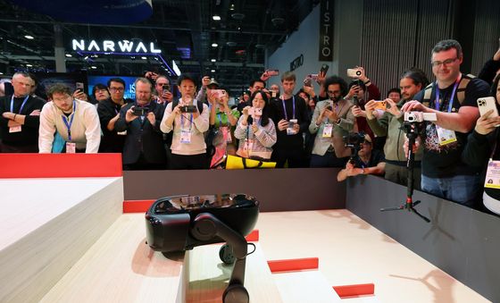 [CES2026]로봇 청소기 '이젠 계단 청소도 OK'