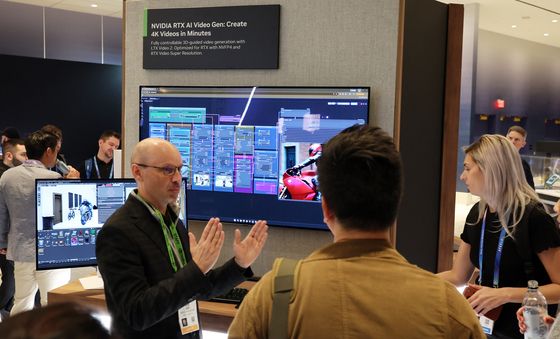 [CES2026]엔비디아 전시장 찾은 관람객들