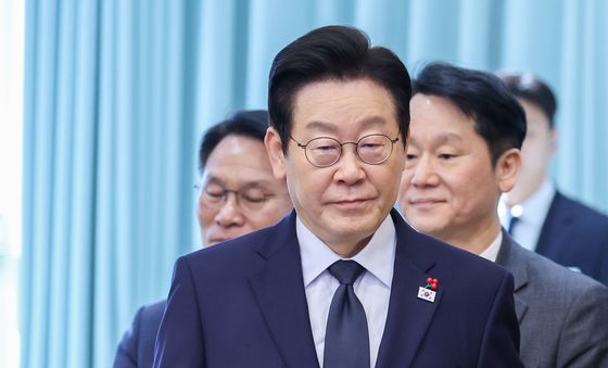 수석보좌관회의 참석하는 이재명 대통령