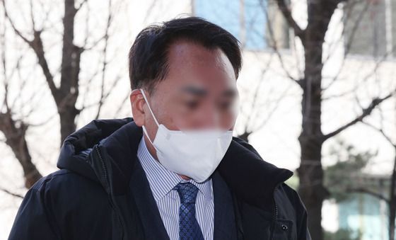 '김병기 공천헌금 의혹' 前 동작구의원 경찰 출석