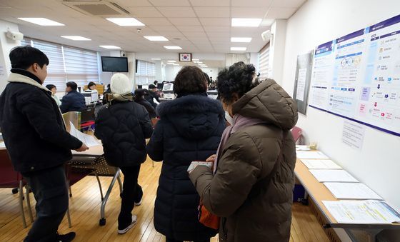 붐비는 대구 K2 소음피해 보상금 신청 접수