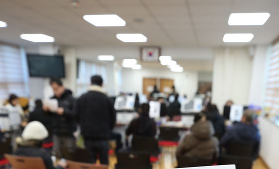 붐비는 대구 K2 소음피해 보상금 신청 접수