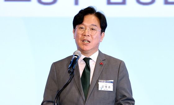신년사하는 김영훈 노동부 장관