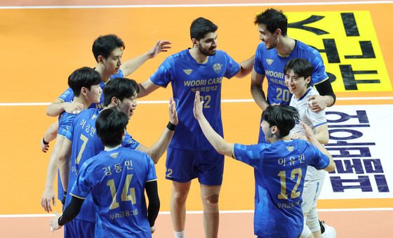 우리카드 '승리의 기쁨'