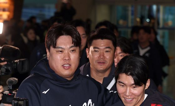 나란히 출국하는 류현진·김혜성