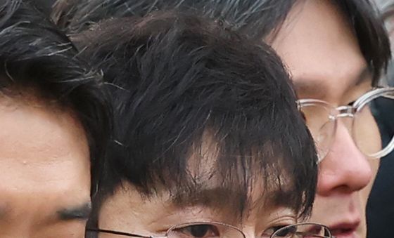 슬픔에 잠긴 박해일