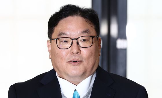 '쿠팡 수사 외압 의혹' 엄희준 광주고검 검사 첫 피의자 조사