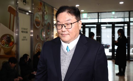 '쿠팡 수사 외압 의혹' 첫 피의자 조사 출석하는 엄희준 검사