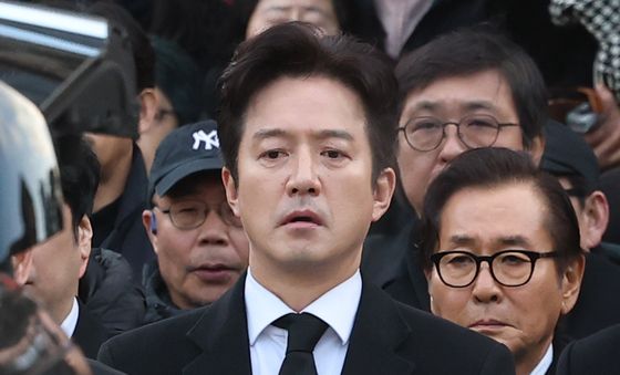고 안성기 배웅하는 정준호
