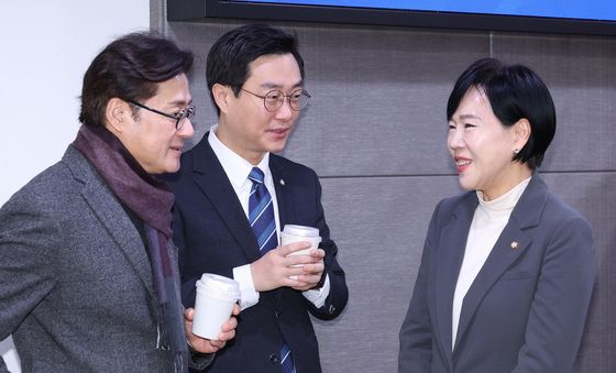 대화하는 전현희·장경태·홍익표