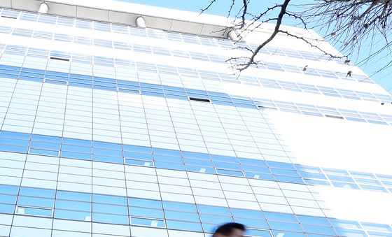 '관봉권 띠지 폐기 의혹' 신한은행 강남별관 수색·검증 착수한 상설특검