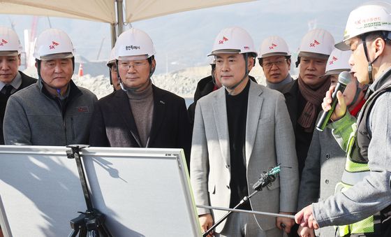 용인반도체클러스터 현장 관계자에게 설명 듣는 장동혁