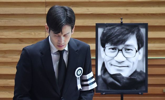 故 안성기 떠나보내는 아들 안다빈씨