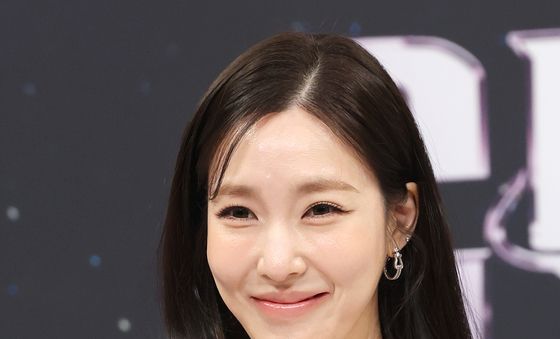 '변요한♥' 티파니 영, 사랑스러운 반달 눈웃음