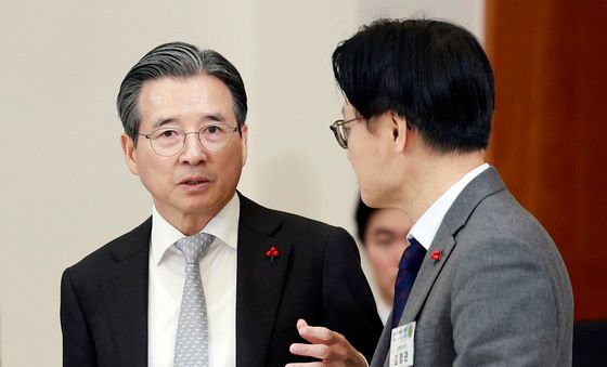 대화하는 김용범 정책실장·김정관 장관