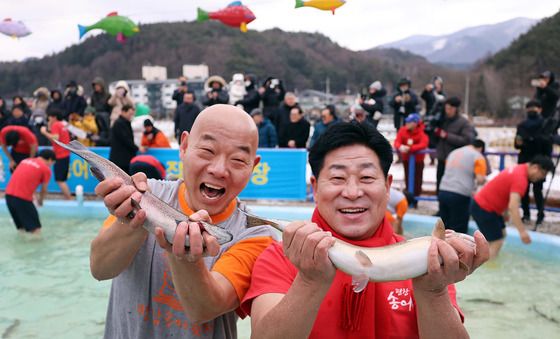 개막한 평창송어축제