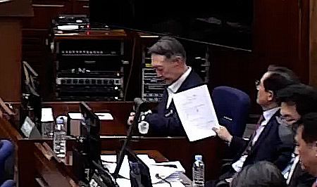 시계 보는 윤석열…'내란' 결심 공판 12시간째