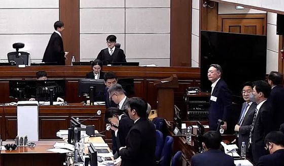 윤석열 '내란 우두머리' 결심 연기... 구형·최후변론 13일