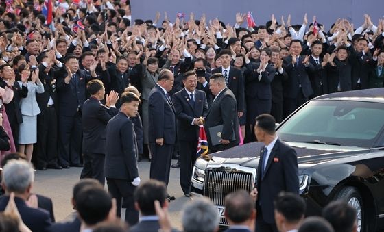 김일성대 80주년 행사 찾은 김정은…교직원·학생들 축하