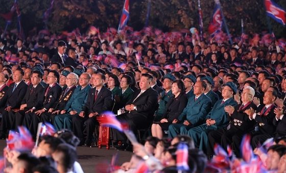 北 김정은, 김일성종합대학교 80주년 기념공연 관람