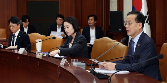 경제장관회의 주재하는 이형일 부총리