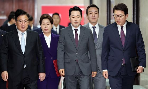 최고위 참석하는 국민의힘 지도부