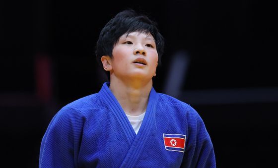 일본 유도 제압한 북한 김현아
