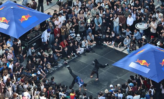 '레드불 서울 줄타기' 사전 공연