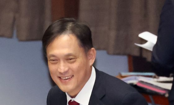 본회의 참석하는 김태규 의원