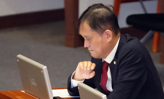 본회의 자리한 김태규 의원