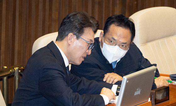 대화 나누는 김민석 대표와 박선원 최고위원
