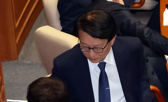 함께 이동하는 與野 정책위의장