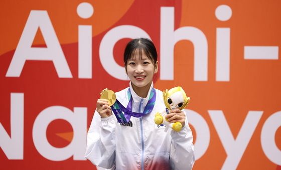 정하은, 태권도 품새 금메달…한국 여자 개인전 2연패