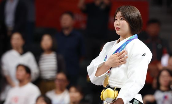 '애국가 외운' 허미미, 유도 종주국에서 금메달