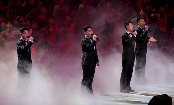 北 평양서 노동당 창건 81주년 경축공연 연일 개최