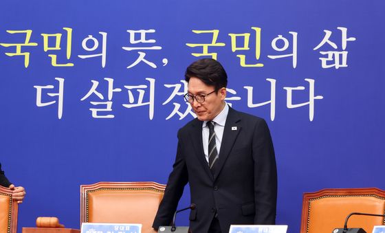최고위 입장하는 김민석 대표
