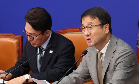 발언하는 한병도 원내대표