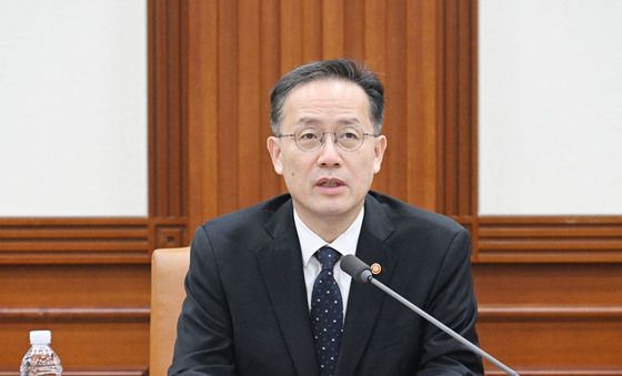 공급망안정화위원회 주재하는 이형일 부총리