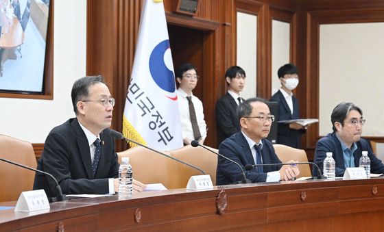 모두발언 하는 이형일 부총리