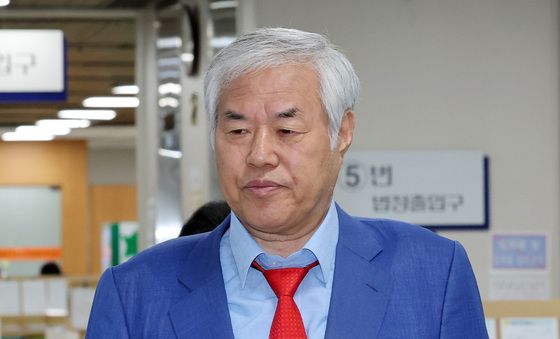 공판 출석하는 전광훈 목사
