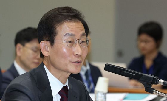 [국감] 답변하는 김호철 감사원장