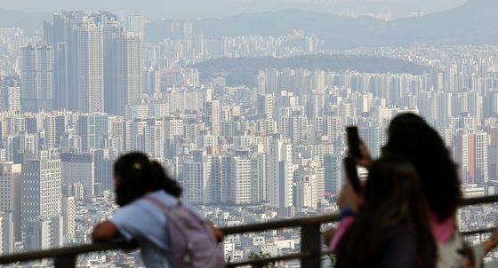 서울 아파트값 고공행진…절반 이상 최고가 거래