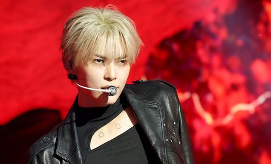 성한빈, 상남자 눈빛 장착