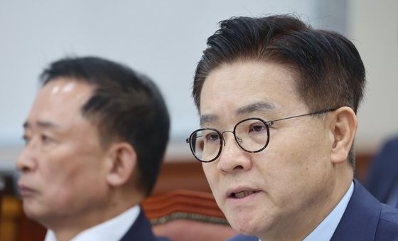 [국감] 답변하는 이기정 한국대학교육협의회장